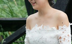 洪辰陪欧弟睡的照片